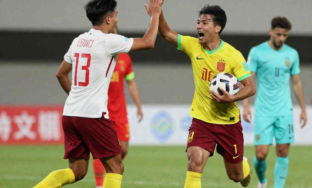 ফাঁকা পাতার ফুটবল: নিয়মিত মৌসুমের নীরব সংকেত আর তথ্যহীন বিশ্লেষণের ফাঁদ