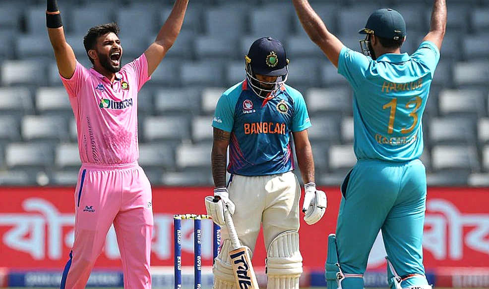 ক্রিকেট সেন্ট্রালের নিঃশব্দ পিচে ডেভিসের ২৫৩: যে ইনিংস নিউ সাউথ ওয়েলসের জয়কে সময়ের কাছে হারিয়ে দিল