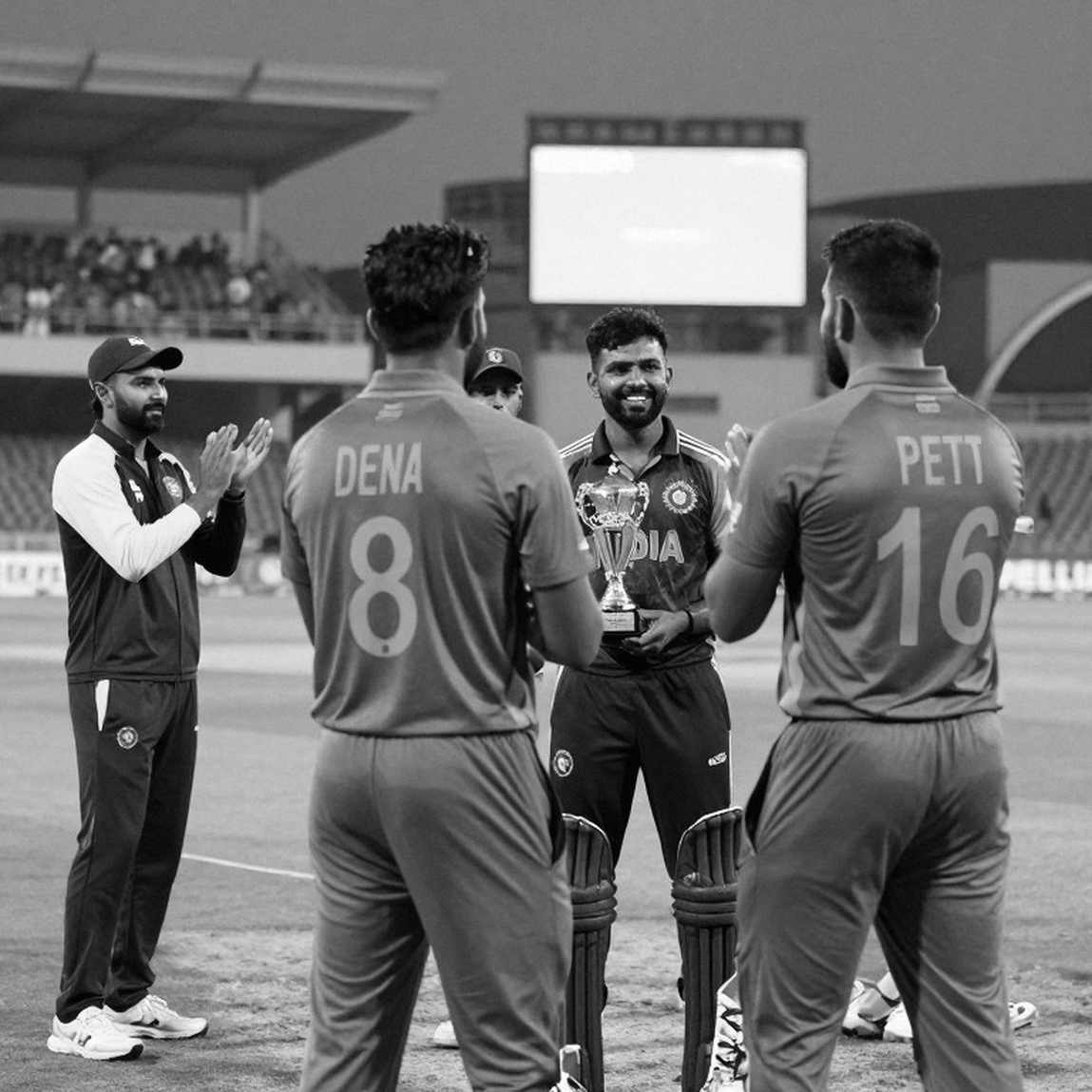 যে তথ্য কখনো পৌঁছায়নি: ক্রিকেট সংবাদের অদৃশ্য পাইপলাইন আর যাচাইয়ের ধৈর্য
